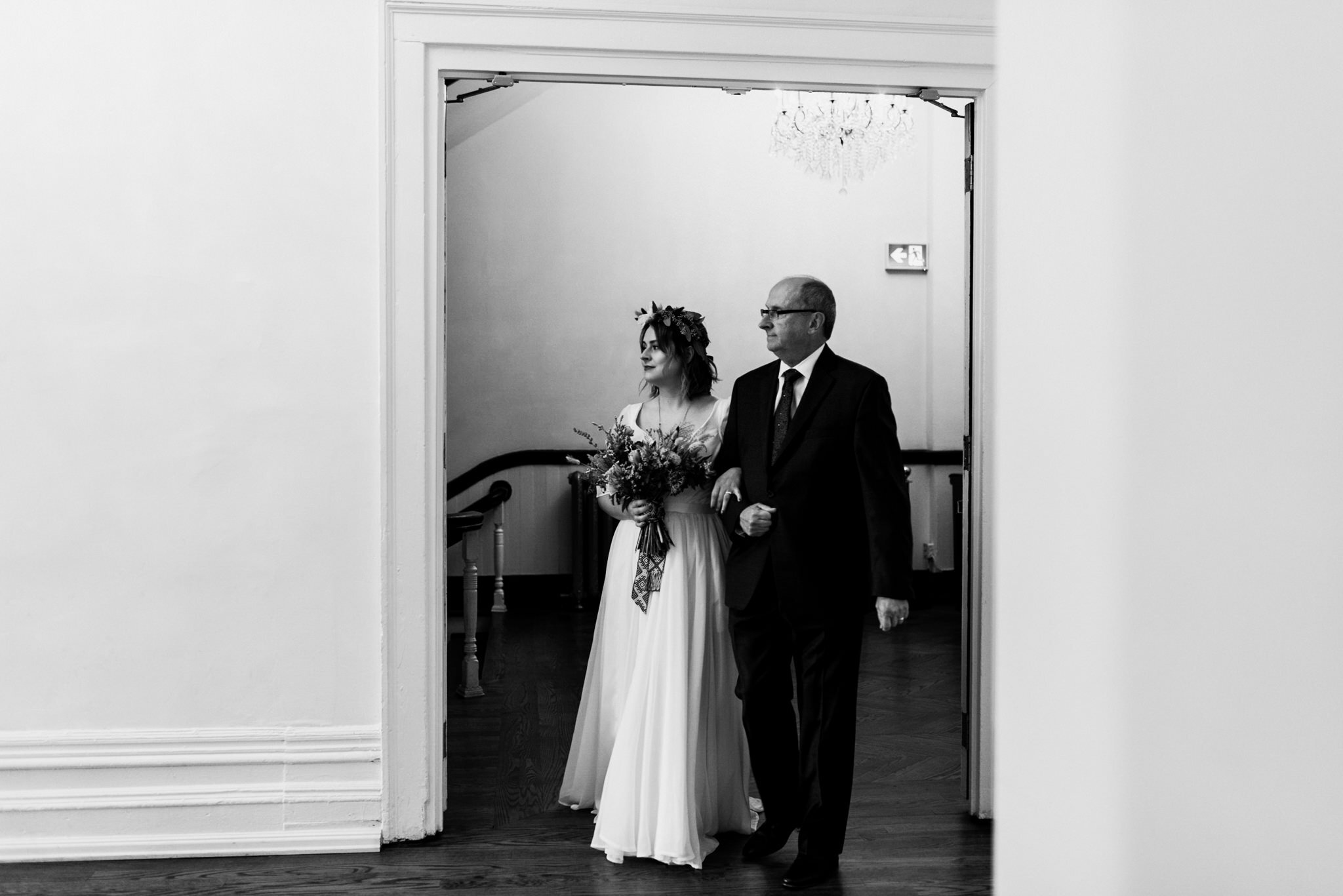 479-father-bride-black-white-modern-minimalistic-great-hall-wedding-toronto-queen-west.jpg