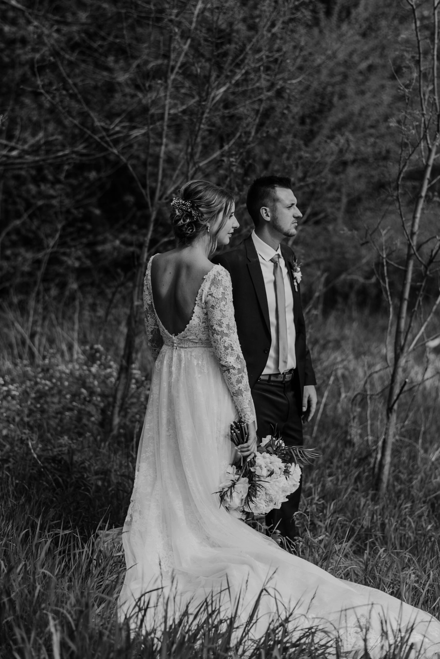 158-forest-wedding-couple-photos-long-sleeve-lace-dress-toronto.jpg