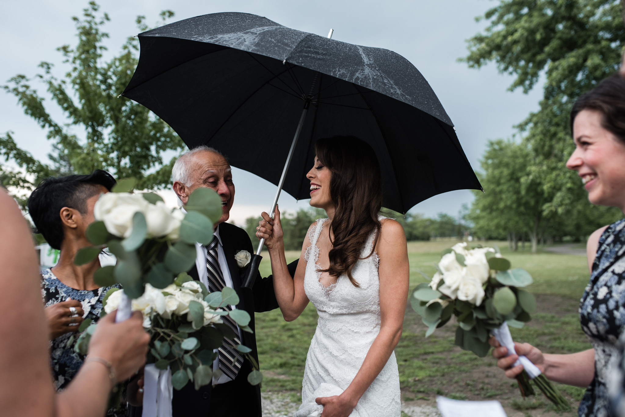131-wedding-ceremony-in-the-rain-toronto-photographer.jpg