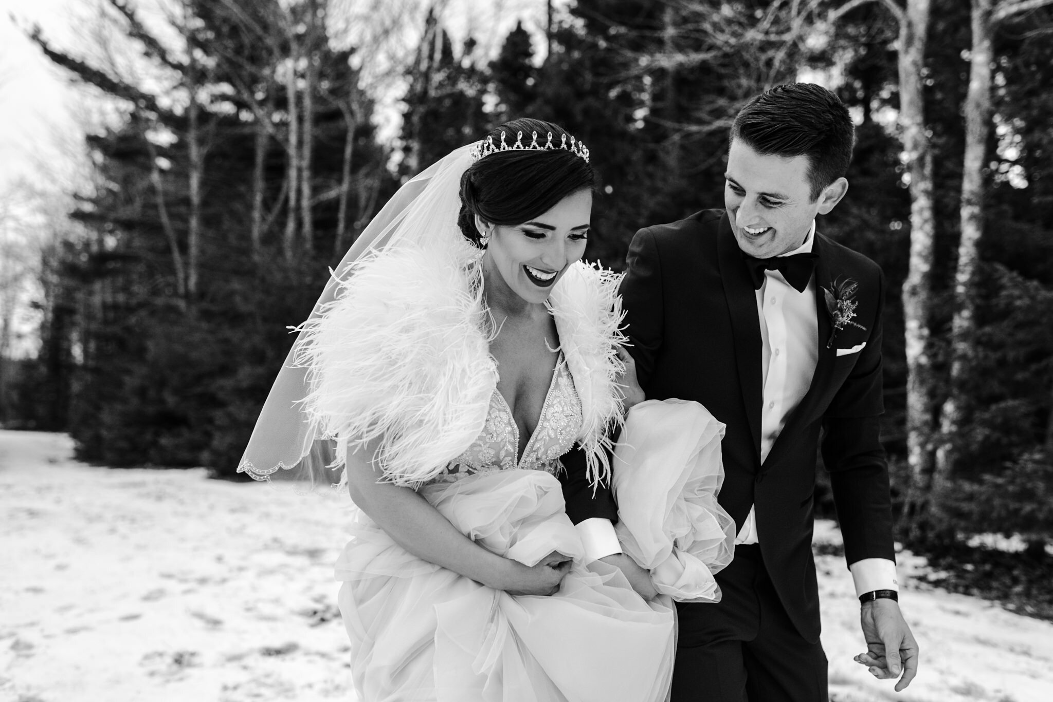 313-east-coast-bride-groom-wedding-portraits-windy-winter-adventure.jpg