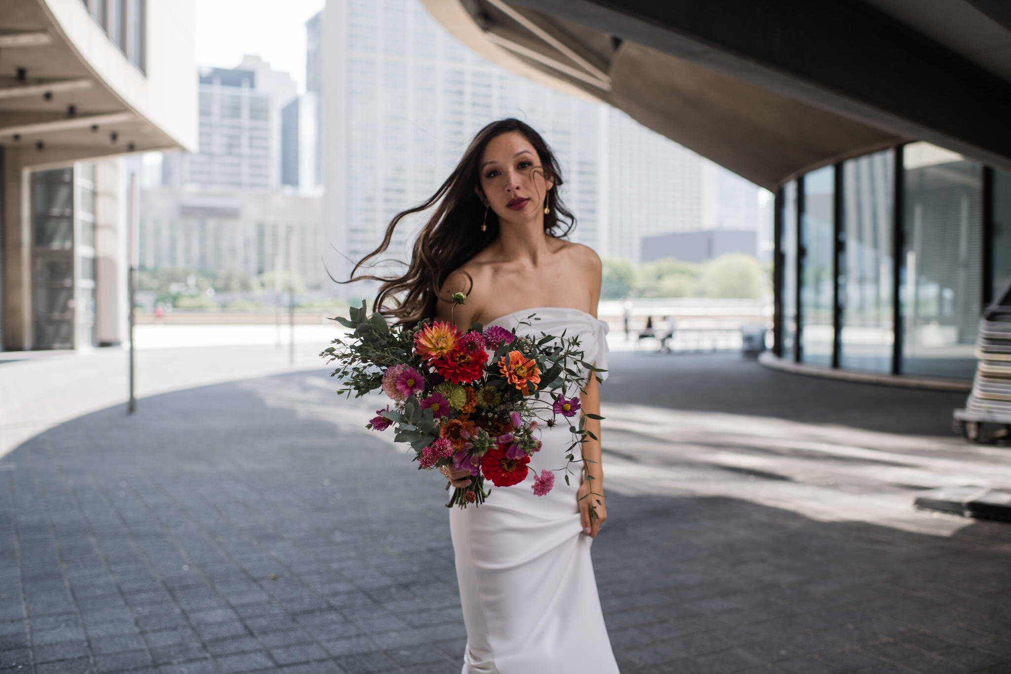 410-bride-bright-bouquet-modern-dress-city-hall-wedding-toronto.jpg
