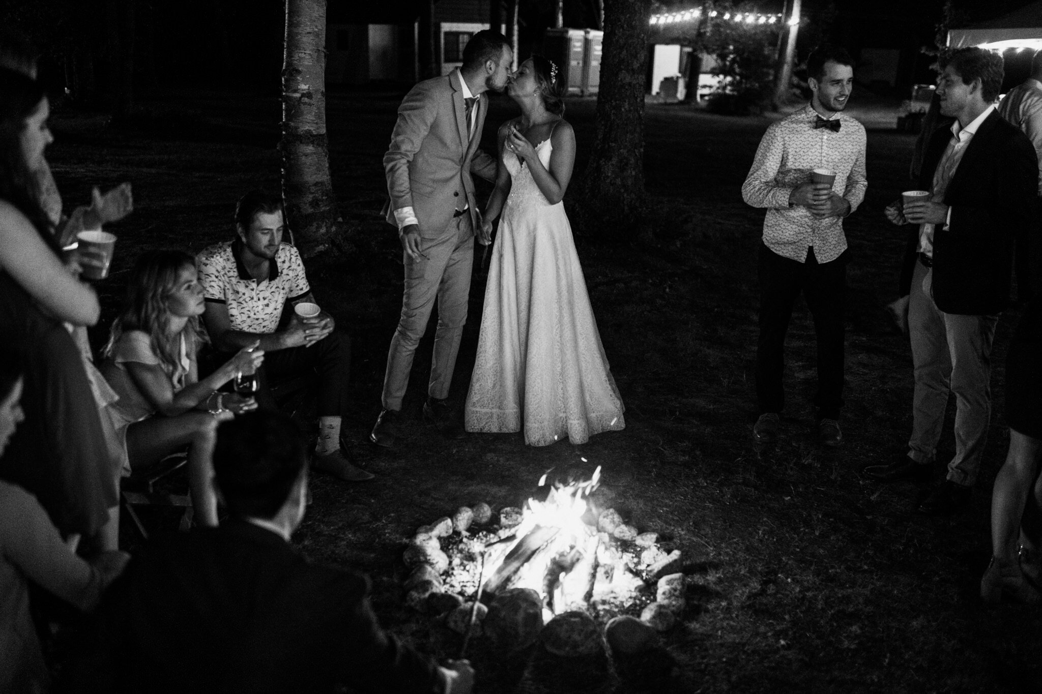 539-campfire-wedding-ontario-cottage-photographer-toronto-romantic.jpg