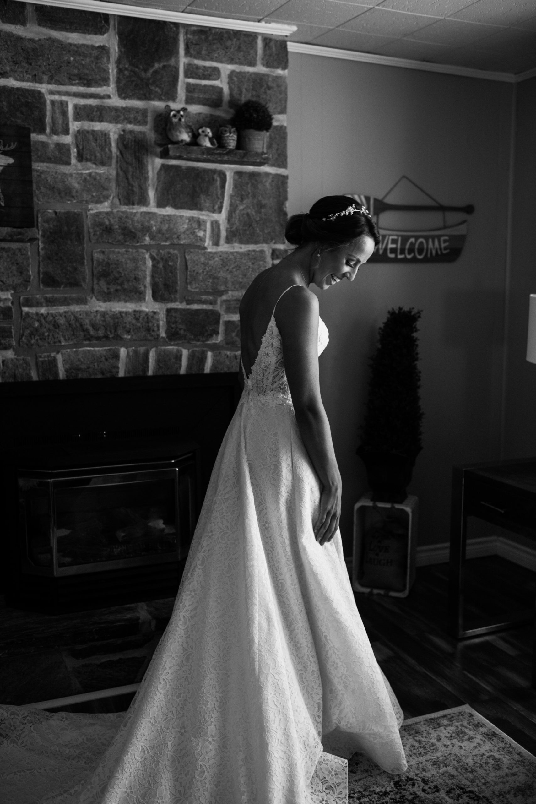 650-bride-getting-ready-cottage-otnario-toronto-wedding-black-white.jpg