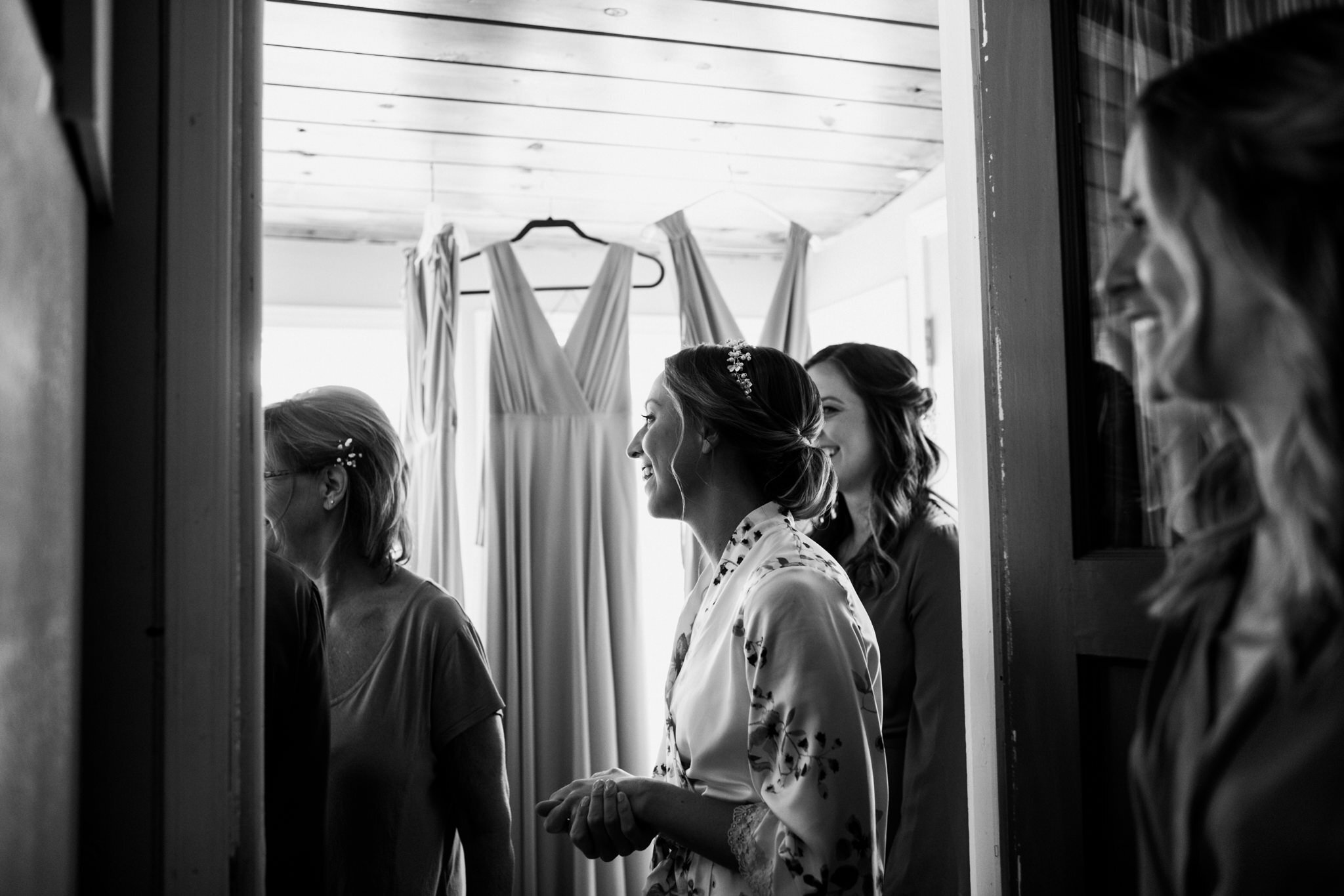 655-girls-getting-ready-wedding-goutdoors-ontario-cottage-bridesmaids.jpg